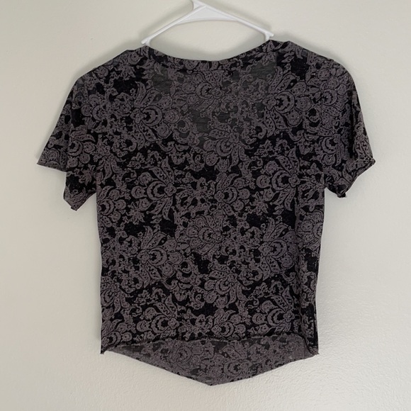 Grey tshirt - Picture 2 of 3